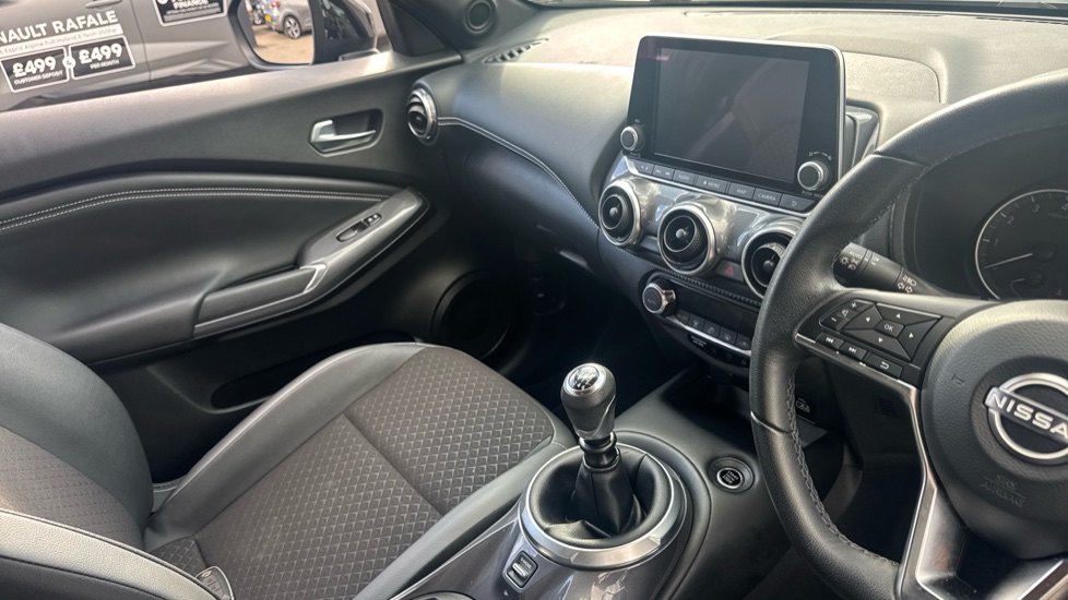 Nissan Juke 1.0 DiG-T 114 N-Connecta 5dr Petrol Hatchback - Image 14