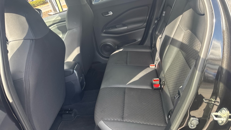 Nissan Juke 1.0 DiG-T 114 N-Connecta 5dr Petrol Hatchback - Image 16
