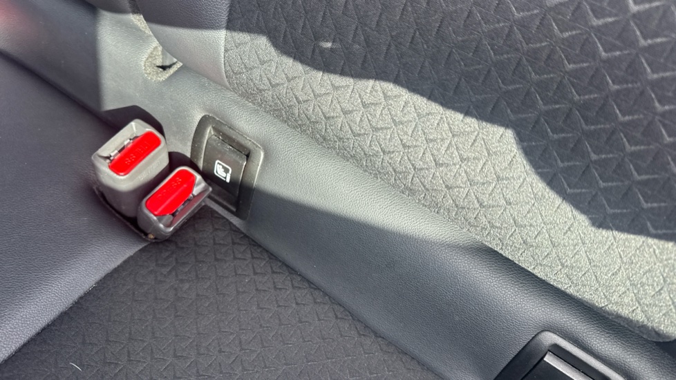 Nissan Juke 1.0 DiG-T 114 N-Connecta 5dr Petrol Hatchback - Image 17