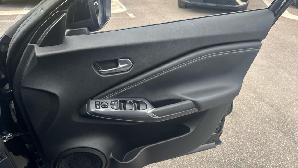 Nissan Juke 1.0 DiG-T 114 N-Connecta 5dr Petrol Hatchback - Image 22