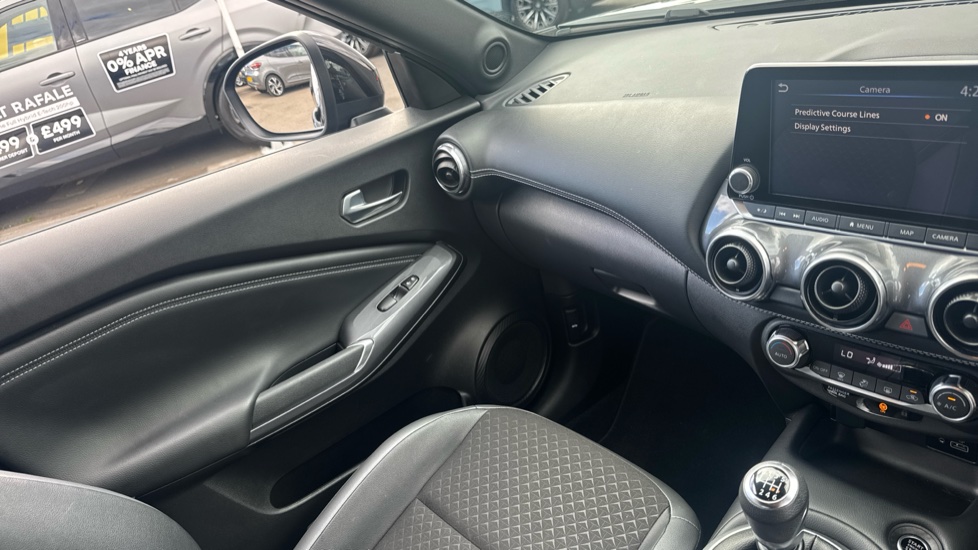 Nissan Juke 1.0 DiG-T 114 N-Connecta 5dr Petrol Hatchback - Image 23
