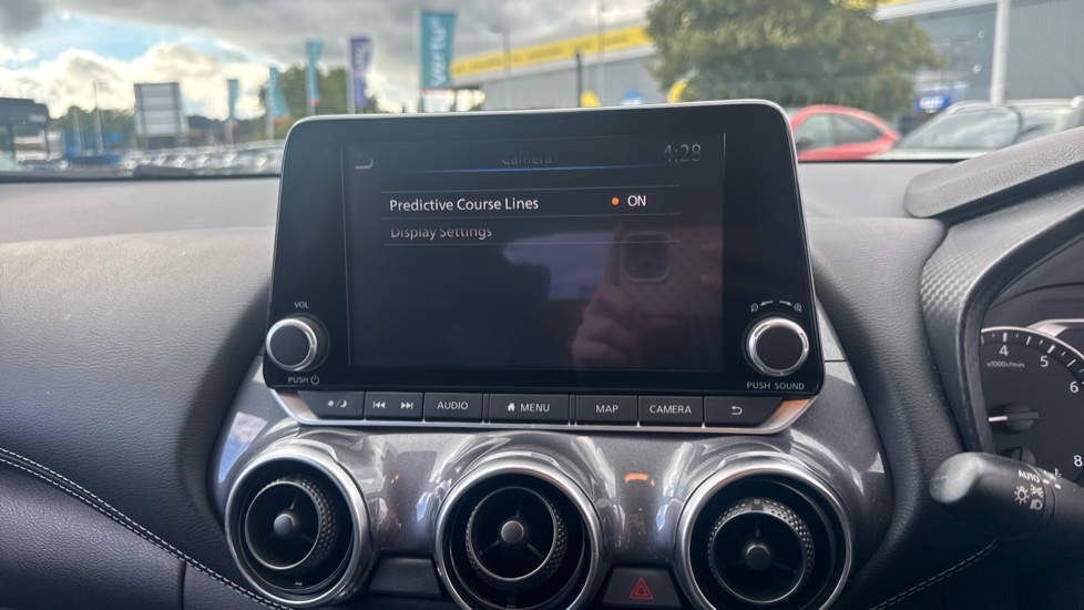 Nissan Juke 1.0 DiG-T 114 N-Connecta 5dr Petrol Hatchback - Image 25