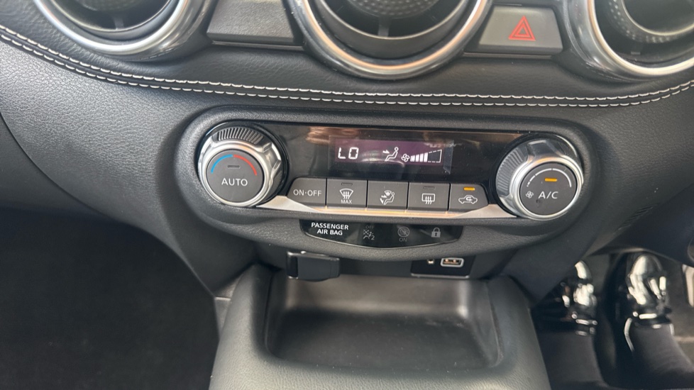 Nissan Juke 1.0 DiG-T 114 N-Connecta 5dr Petrol Hatchback - Image 29