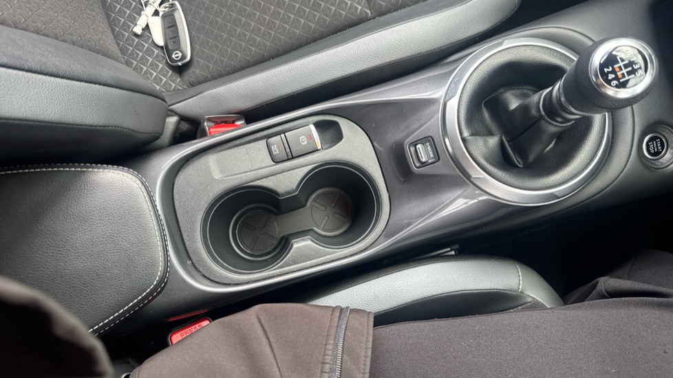 Nissan Juke 1.0 DiG-T 114 N-Connecta 5dr Petrol Hatchback - Image 33