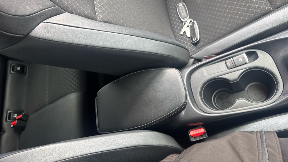 Nissan Juke 1.0 DiG-T 114 N-Connecta 5dr Petrol Hatchback - Image 34