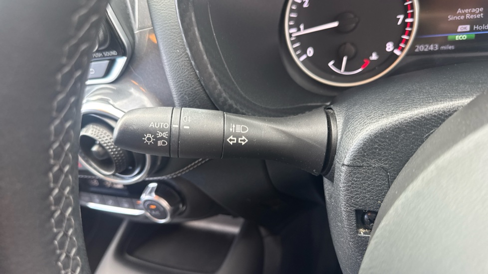 Nissan Juke 1.0 DiG-T 114 N-Connecta 5dr Petrol Hatchback - Image 39