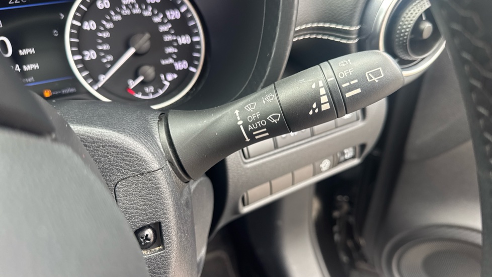 Nissan Juke 1.0 DiG-T 114 N-Connecta 5dr Petrol Hatchback - Image 40