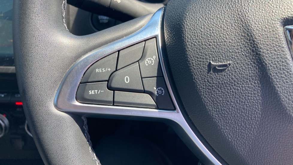 Dacia Duster 1.3 TCe 130 Prestige 5dr Petrol Estate - Image 28