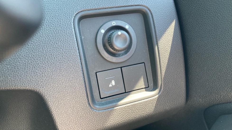 Dacia Duster 1.3 TCe 130 Prestige 5dr Petrol Estate - Image 33
