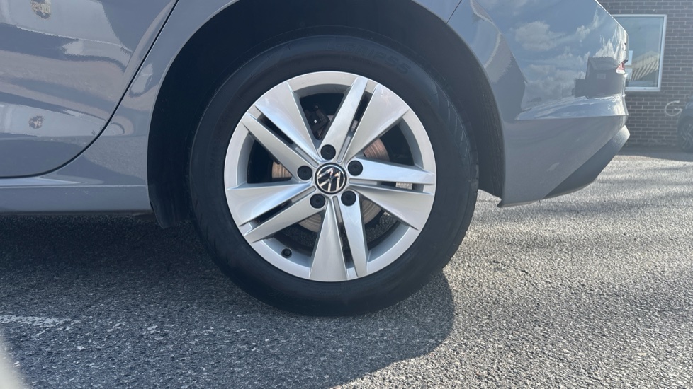 Volkswagen Golf 1.5 TSI Life 5dr Petrol Hatchback - Image 7