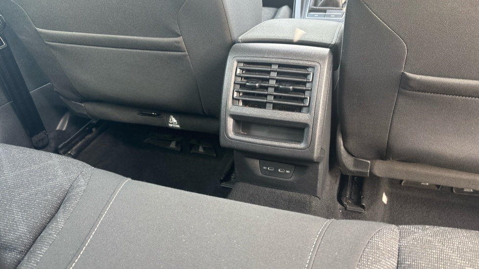 Volkswagen Golf 1.5 TSI Life 5dr Petrol Hatchback - Image 31
