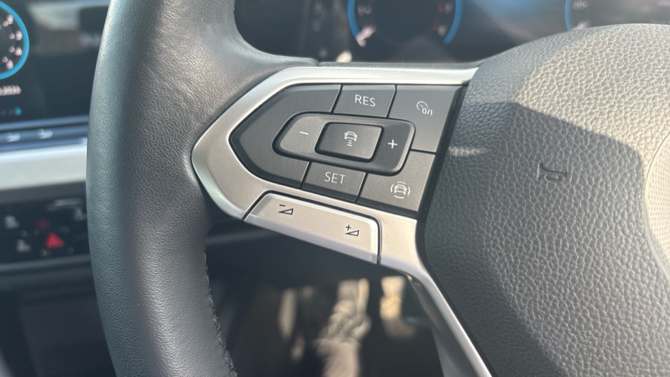 Volkswagen Golf 1.5 TSI Life 5dr Petrol Hatchback - Image 35