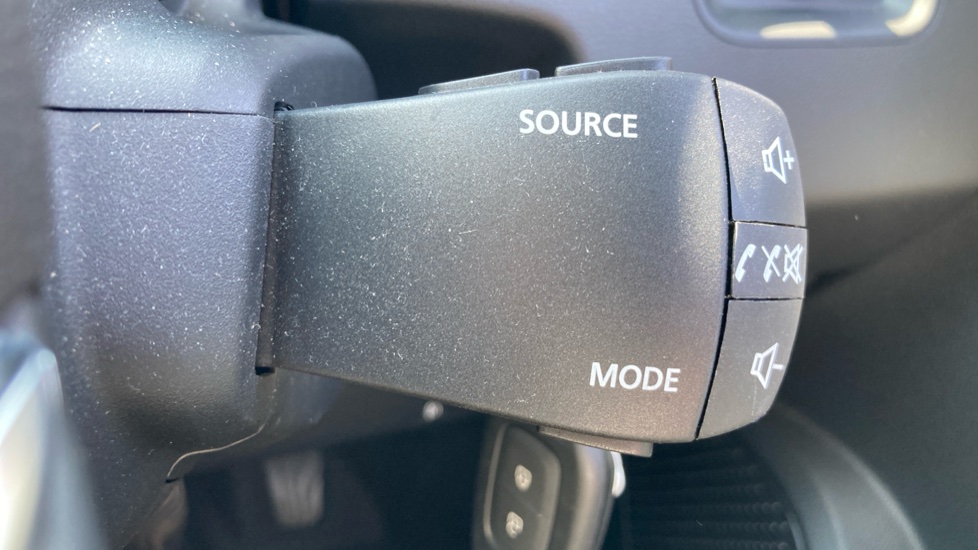 Dacia Duster 1.0 TCe 90 Comfort 5dr Petrol Estate - Image 31