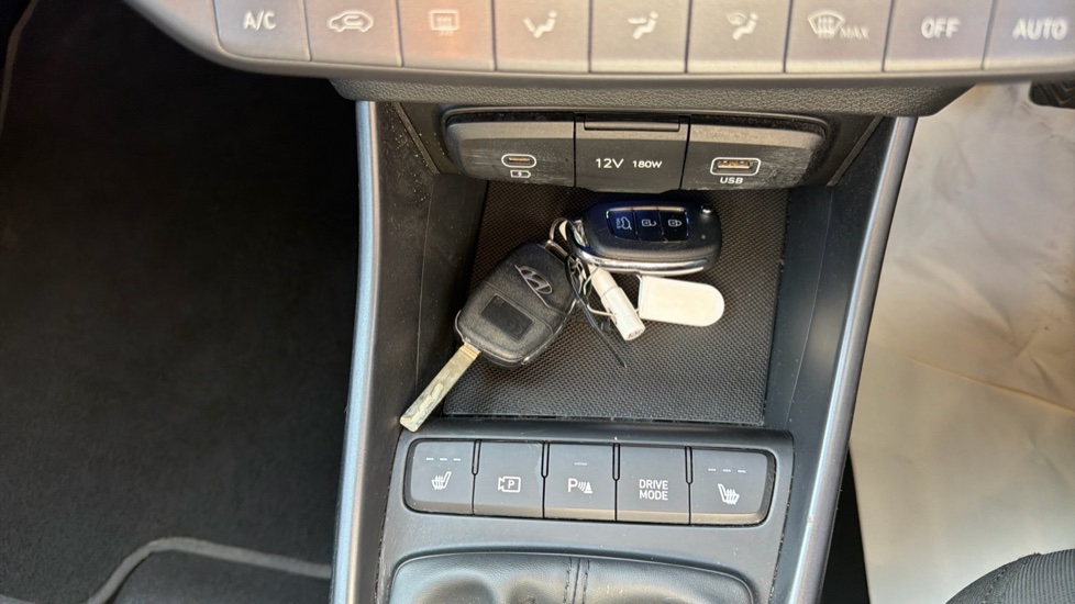 Hyundai i20 1.0T GDi Premium 5dr Petrol Hatchback - Image 20