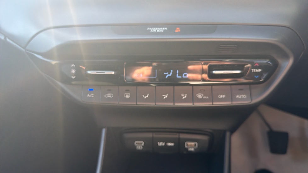 Hyundai i20 1.0T GDi Premium 5dr Petrol Hatchback - Image 24