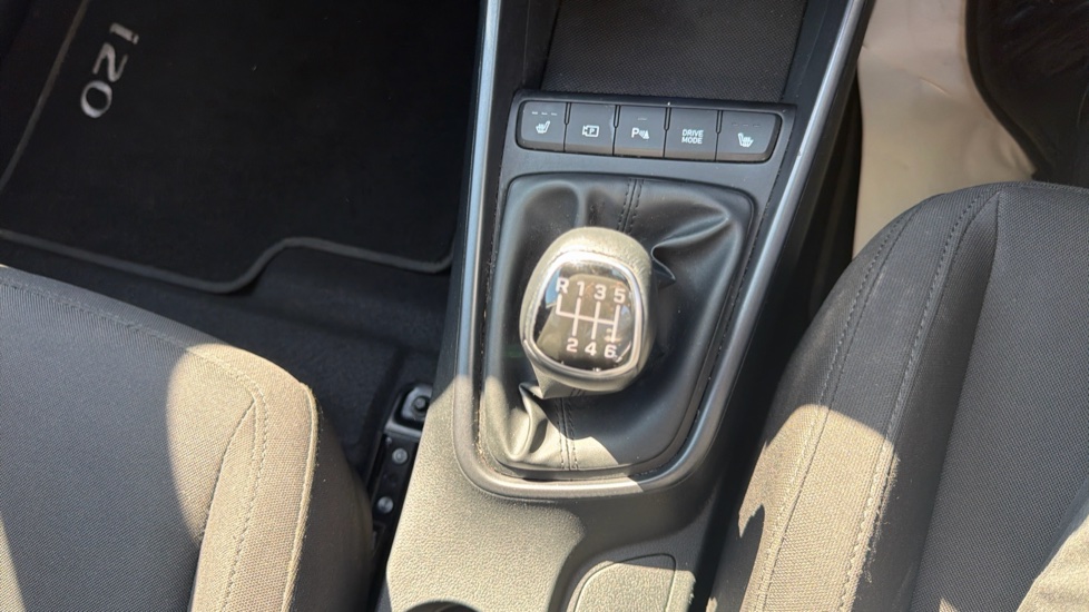Hyundai i20 1.0T GDi Premium 5dr Petrol Hatchback - Image 26