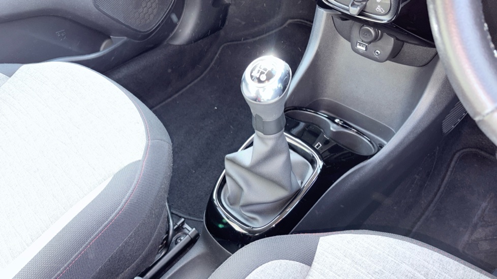 Citroen C1 1.2 PureTech Flair 5dr Petrol Hatchback - Image 13