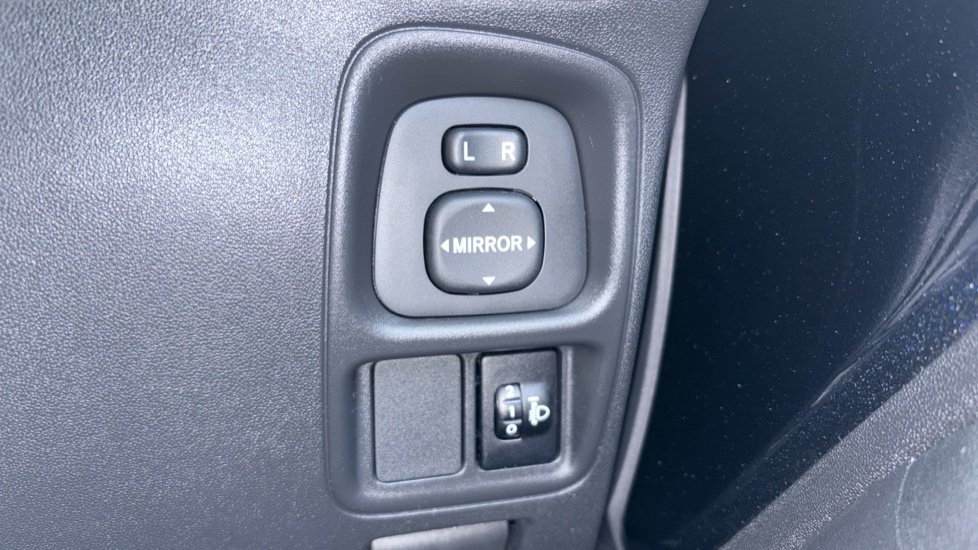 Citroen C1 1.2 PureTech Flair 5dr Petrol Hatchback - Image 25
