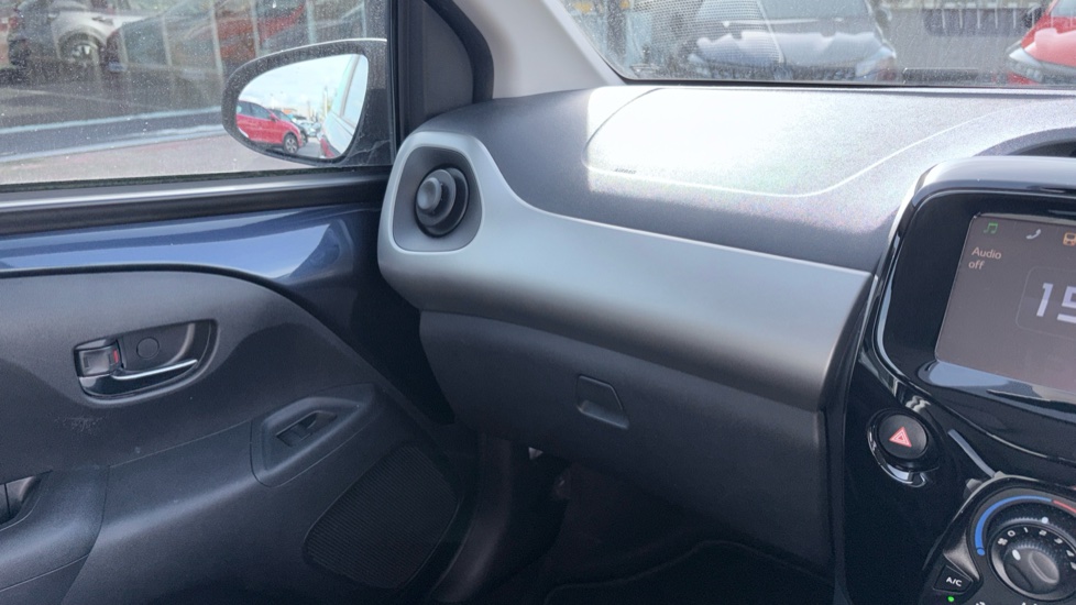 Citroen C1 1.2 PureTech Flair 5dr Petrol Hatchback - Image 30