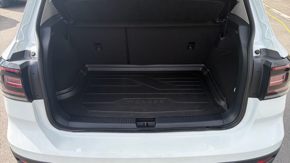 Volkswagen T-Cross 1.0 TSI 115 SE 5dr Petrol Estate - Image 4