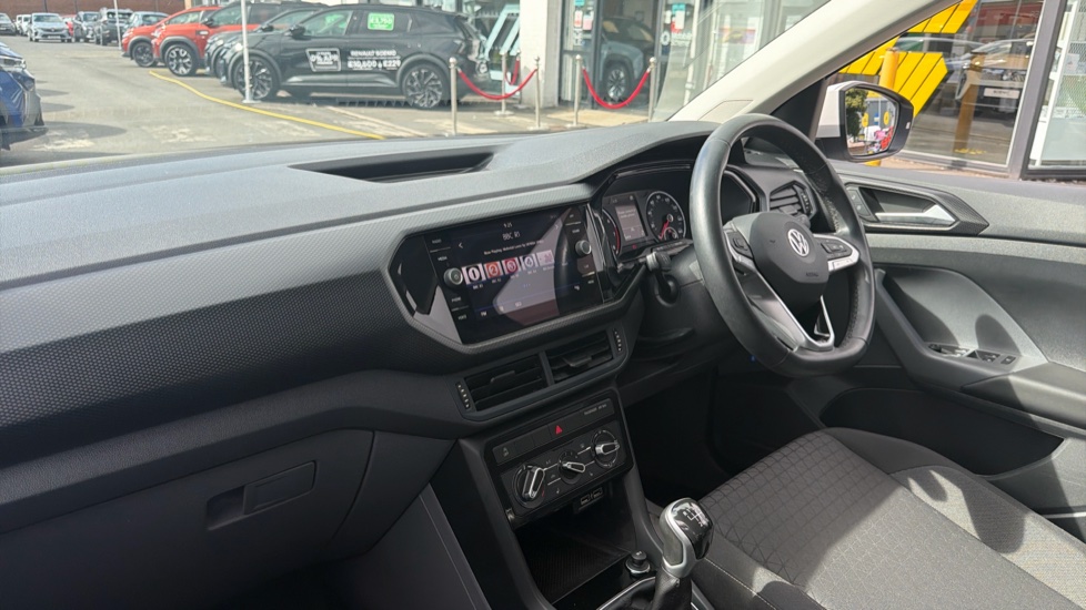 Volkswagen T-Cross 1.0 TSI 115 SE 5dr Petrol Estate - Image 9