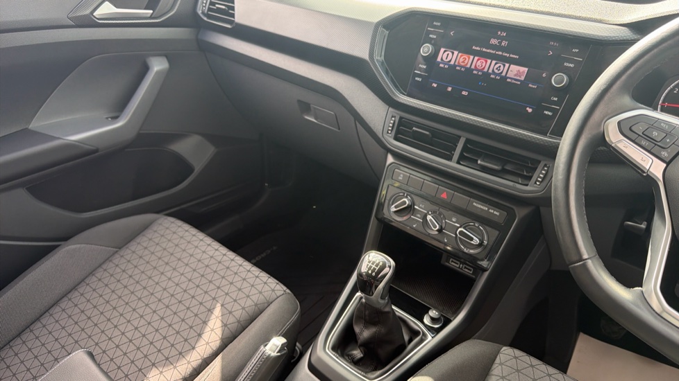 Volkswagen T-Cross 1.0 TSI 115 SE 5dr Petrol Estate - Image 14