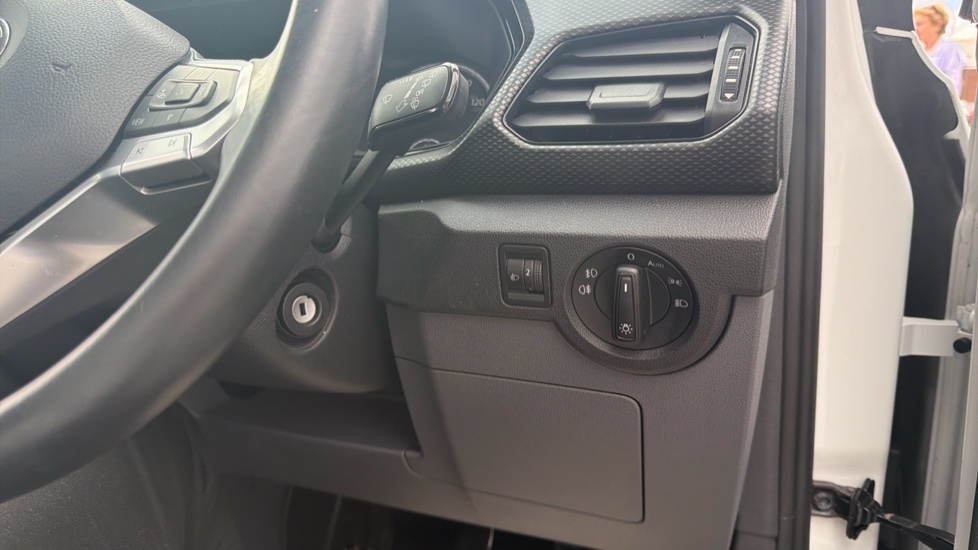 Volkswagen T-Cross 1.0 TSI 115 SE 5dr Petrol Estate - Image 28