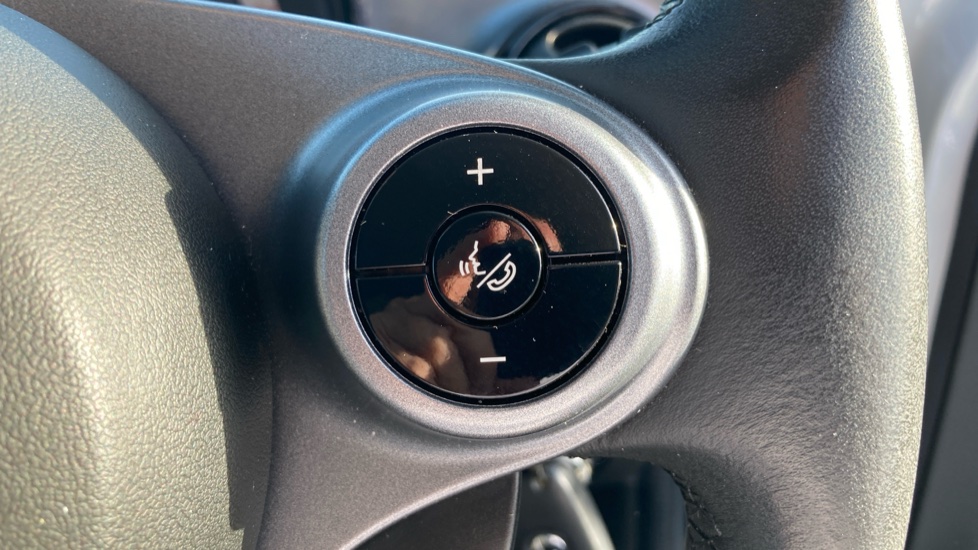 smart forfour hatchback 1.0 Passion 5dr Petrol Hatchback - Image 25
