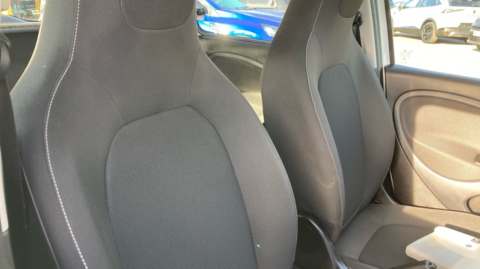 smart forfour hatchback 1.0 Passion 5dr Petrol Hatchback - Image 41
