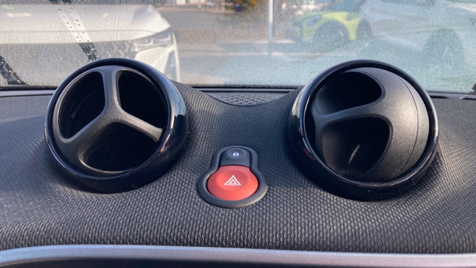 smart forfour hatchback 1.0 Passion 5dr Petrol Hatchback - Image 42