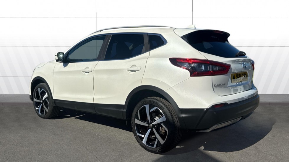 Nissan Qashqai 1.3 DiG-T 160 Tekna 5dr DCT Petrol Hatchback - Image 2