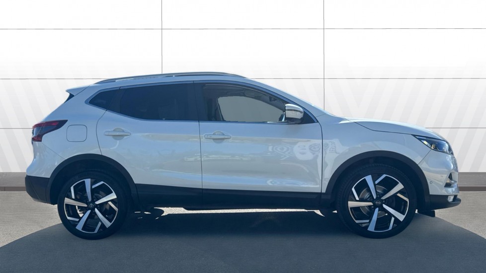 Nissan Qashqai 1.3 DiG-T 160 Tekna 5dr DCT Petrol Hatchback - Image 5
