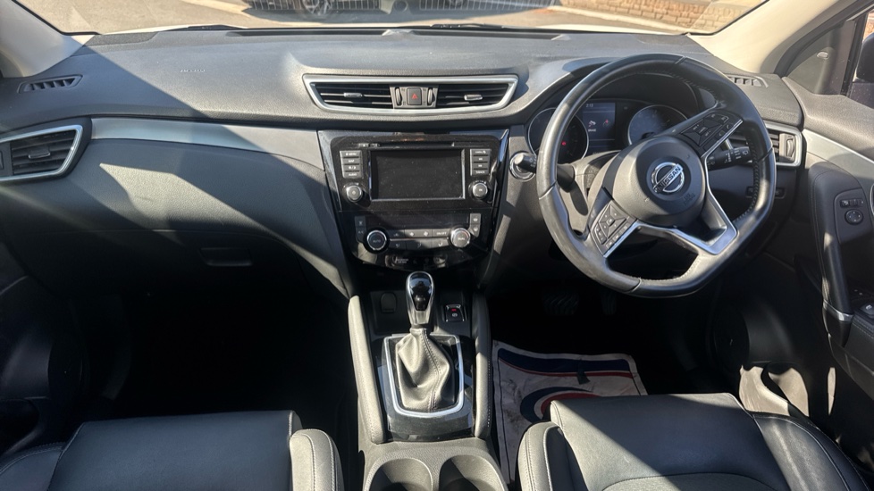 Nissan Qashqai 1.3 DiG-T 160 Tekna 5dr DCT Petrol Hatchback - Image 10