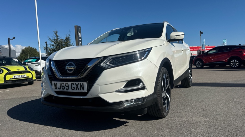 Nissan Qashqai 1.3 DiG-T 160 Tekna 5dr DCT Petrol Hatchback - Image 26