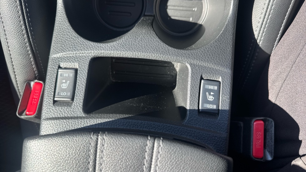 Nissan Qashqai 1.3 DiG-T 160 Tekna 5dr DCT Petrol Hatchback - Image 42