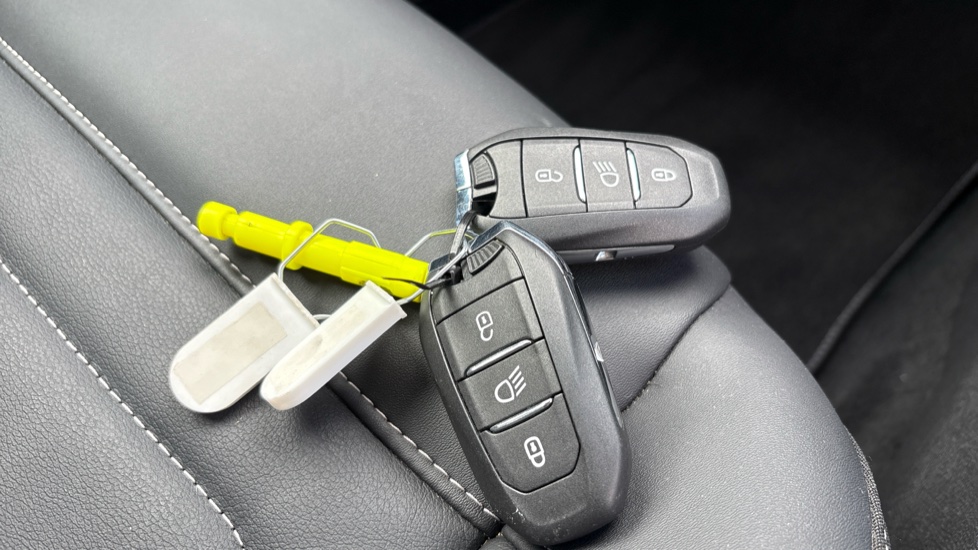Citroen C4 1.2 PureTech [130] Shine Plus 5dr Auto Petrol Hatchback - Image 19