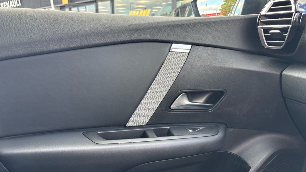 Citroen C4 1.2 PureTech [130] Shine Plus 5dr Auto Petrol Hatchback - Image 35