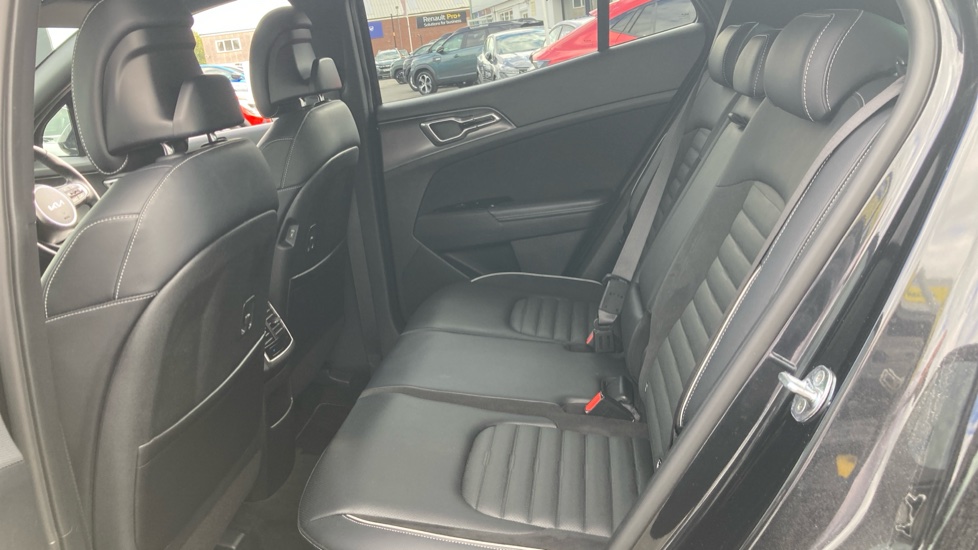 Kia Sportage 1.6T GDi HEV GT-Line S 5dr Auto Hybrid Estate - Image 16