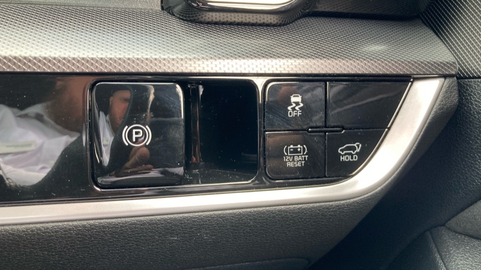 Kia Sportage 1.6T GDi HEV GT-Line S 5dr Auto Hybrid Estate - Image 35