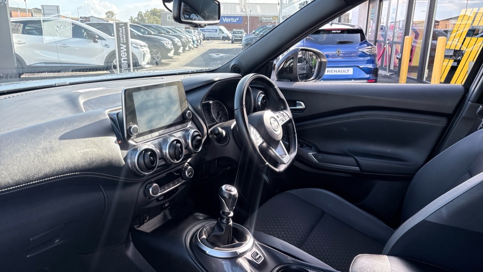 Nissan Juke 1.0 DiG-T 114 N-Connecta 5dr Petrol Hatchback - Image 9