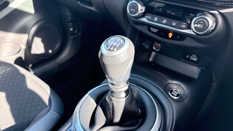 Nissan Juke 1.0 DiG-T 114 N-Connecta 5dr Petrol Hatchback - Image 13