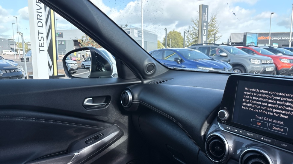 Nissan Juke 1.0 DiG-T 114 N-Connecta 5dr Petrol Hatchback - Image 14