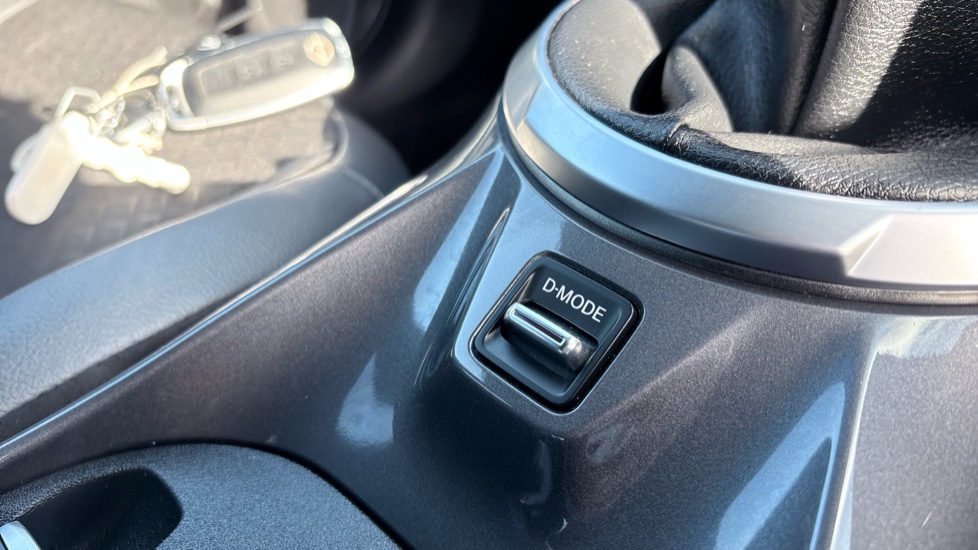 Nissan Juke 1.0 DiG-T 114 N-Connecta 5dr Petrol Hatchback - Image 30