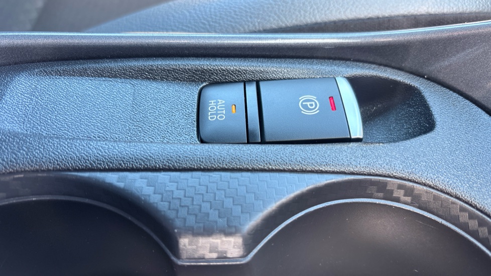 Nissan Juke 1.0 DiG-T 114 N-Connecta 5dr Petrol Hatchback - Image 31
