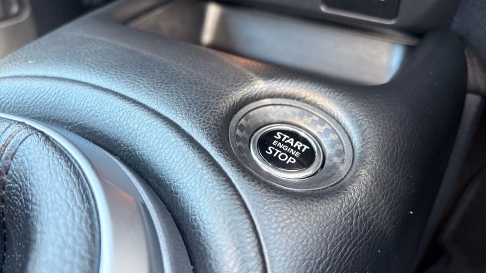 Nissan Juke 1.0 DiG-T 114 N-Connecta 5dr Petrol Hatchback - Image 43