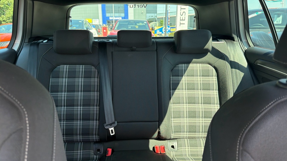 Volkswagen Golf 2.0 TDI 184 GTD 5dr Diesel Hatchback - Image 15