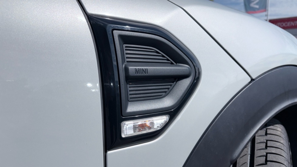 MINI Countryman 1.5 Cooper Sport 5dr Auto Petrol Hatchback - Image 37