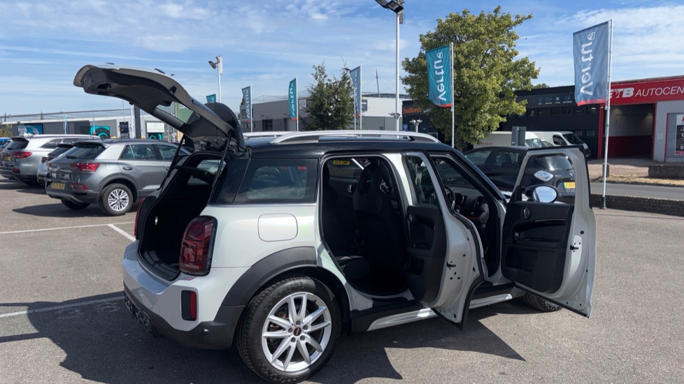 MINI Countryman 1.5 Cooper Sport 5dr Auto Petrol Hatchback - Image 57