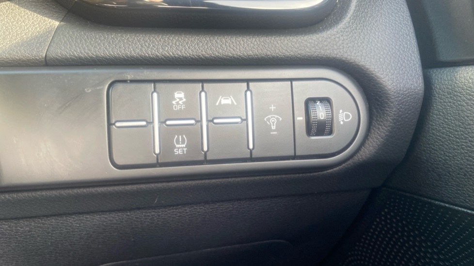 Kia Xceed 1.5T GDi ISG 138 GT-Line 5dr Petrol Hatchback - Image 32