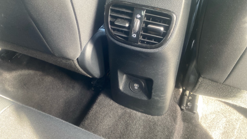 Kia Xceed 1.5T GDi ISG 138 GT-Line 5dr Petrol Hatchback - Image 37